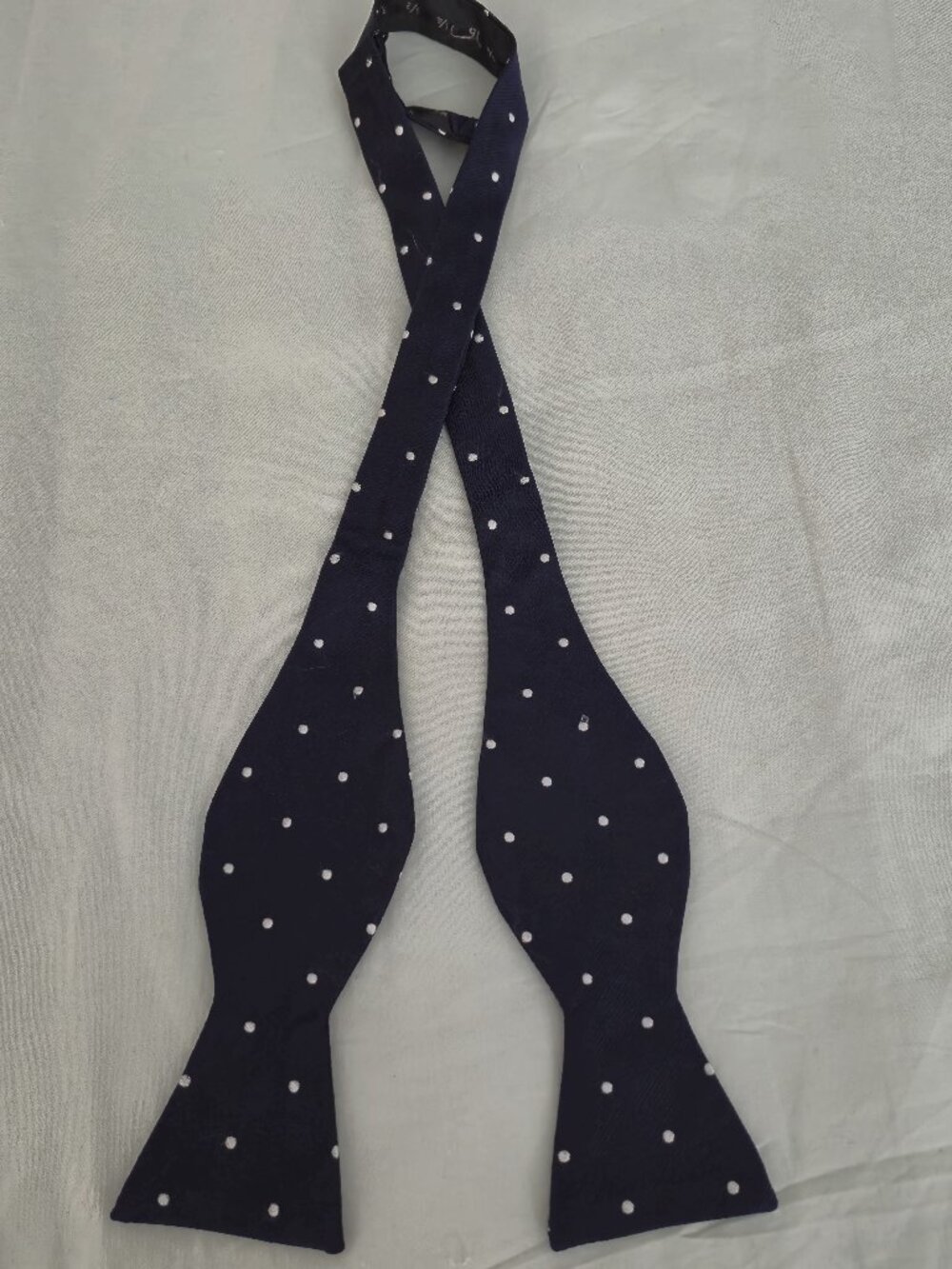 New Brooks Brothers Bow Silk Tie Navy Silver Polka Dots Adjustable - Picture 3 of 3